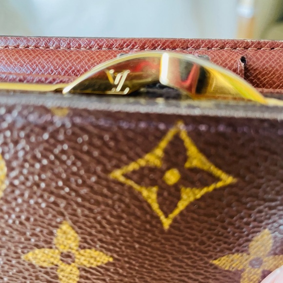 Louis Vuitton Kiss Lock monogram Wallet - Picture 5 of 12